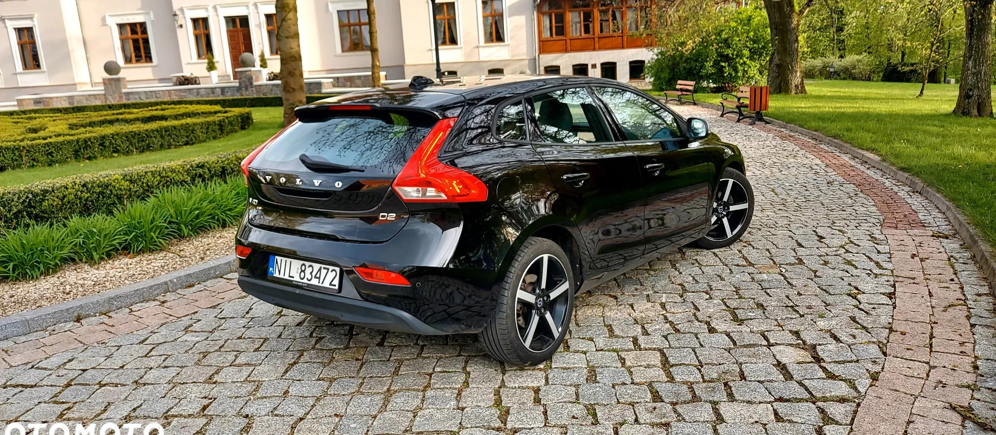 Volvo V40 cena 57300 przebieg: 153000, rok produkcji 2017 z Lubawa małe 67